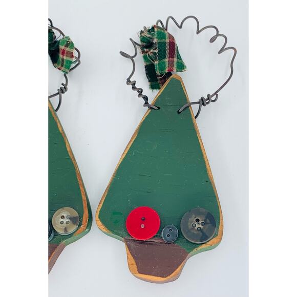 Wood Christmas Tree Decor Lot of 3 Buttons Wire Fabric Bows Handmade Winter - Picture 2 of 8